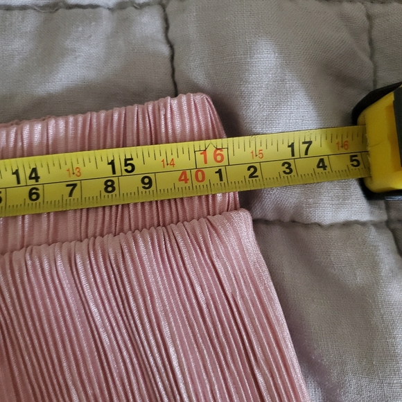 *SOLD* Pink pleated maxi skirt - Picture 10 of 12